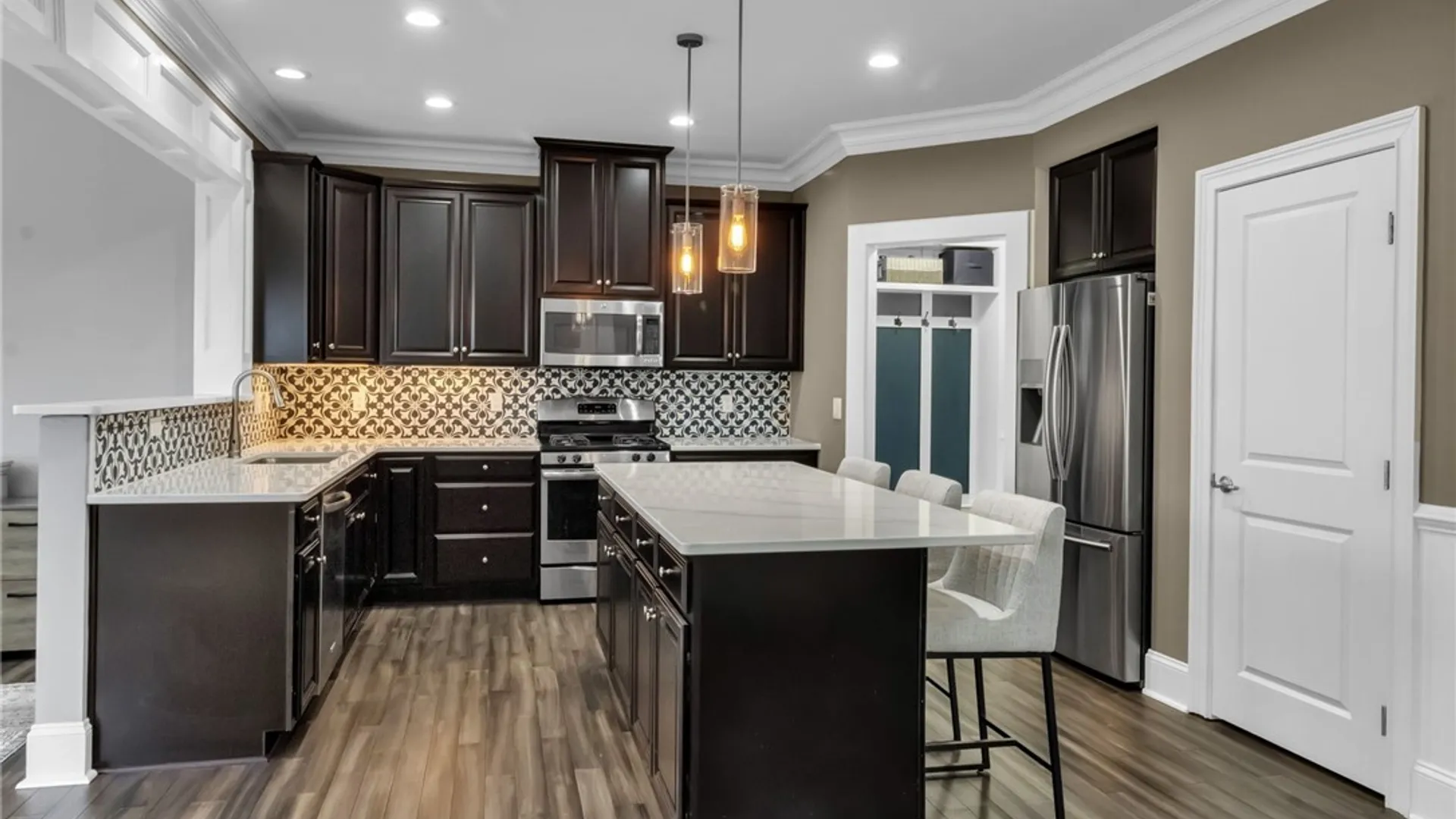 Property at 684 Pleasant View Drive, Lancaster, NY 14086 21