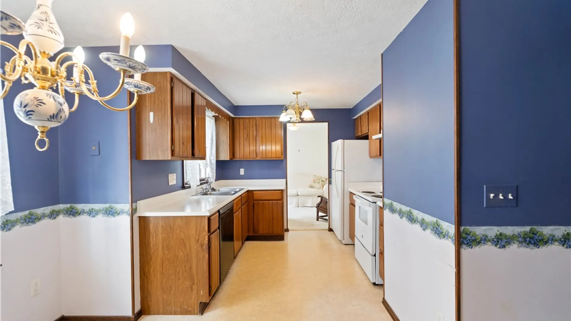 Property at 755 Tanya Cir, Webster, NY 14580 12