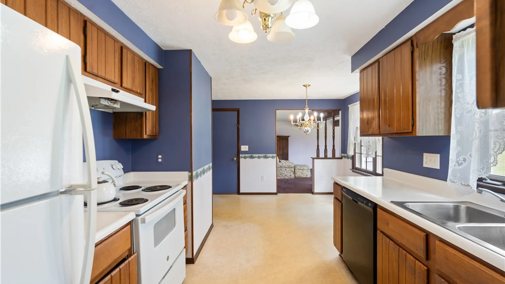 Property at 755 Tanya Cir, Webster, NY 14580 14