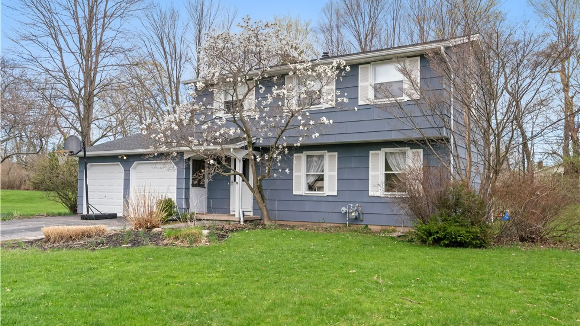 Property at 755 Tanya Cir, Webster, NY 14580 2