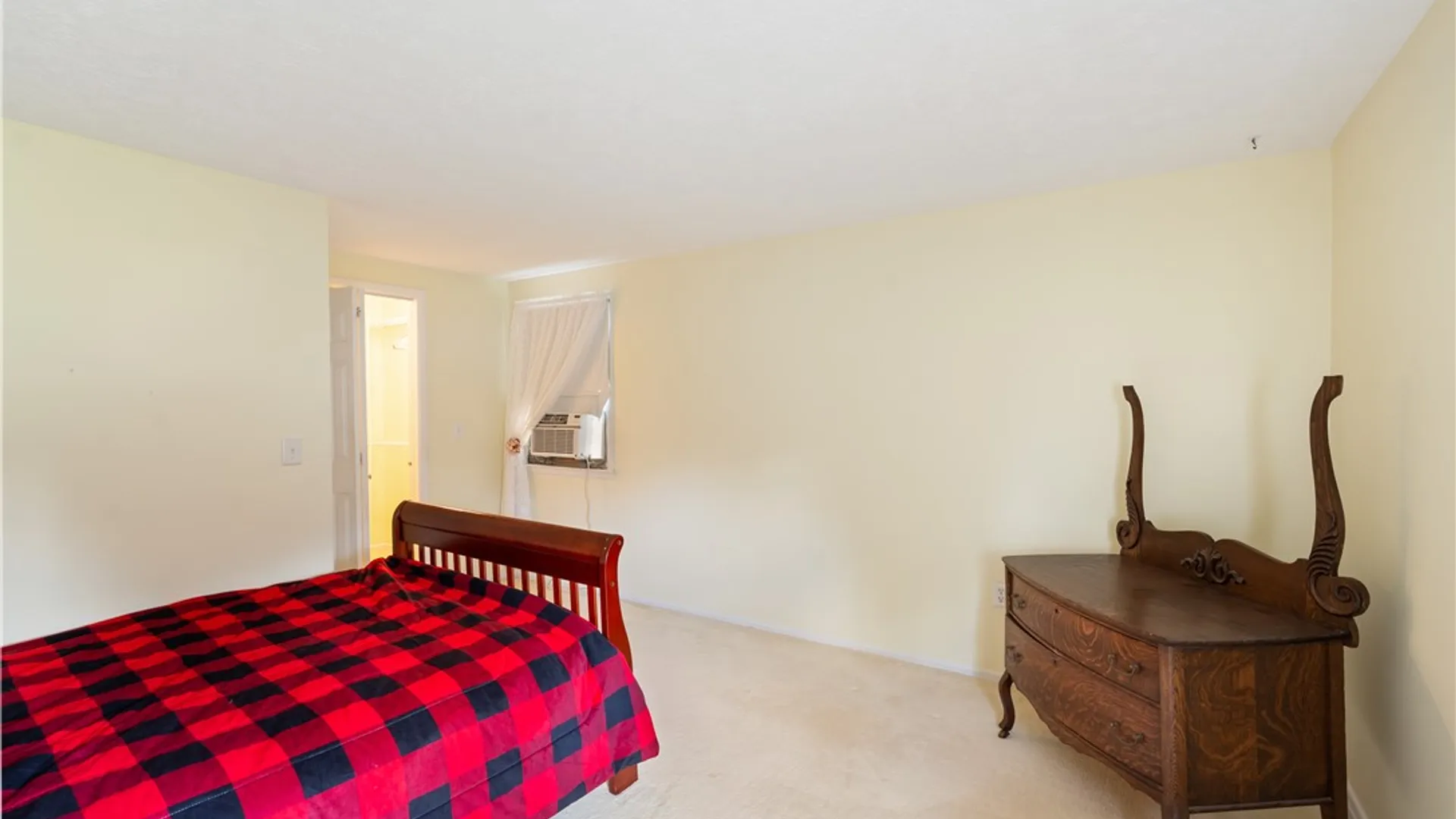 Property at 755 Tanya Cir, Webster, NY 14580 42
