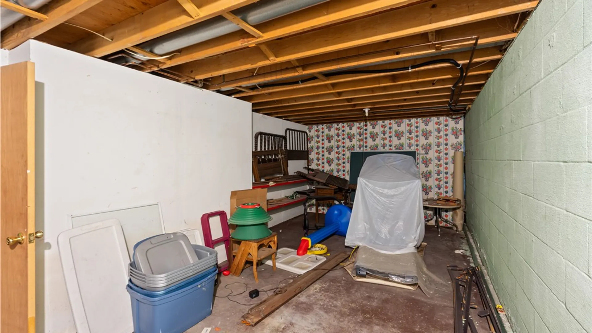 Property at 755 Tanya Cir, Webster, NY 14580 48