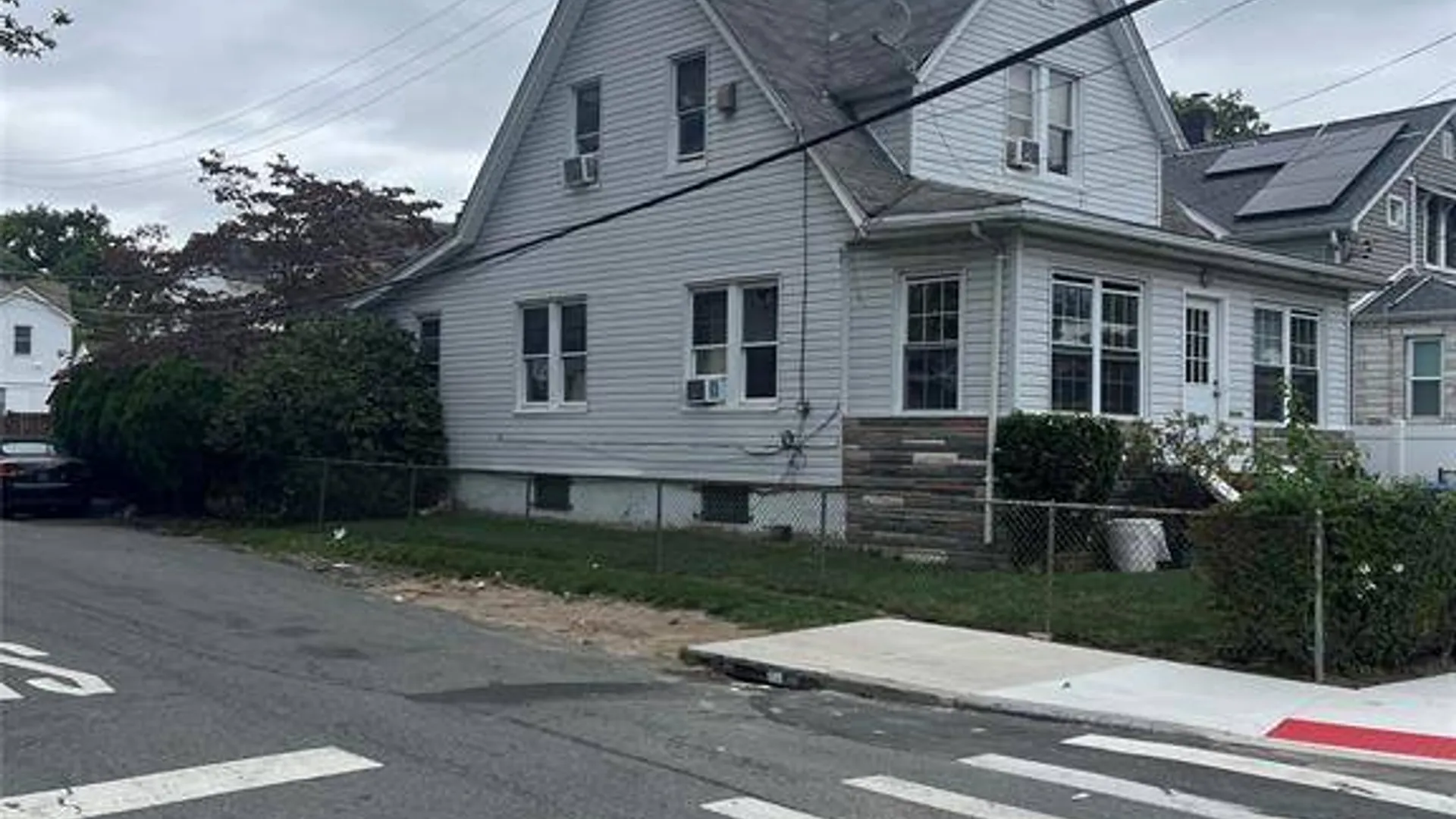 Property at 194-01 Nashville Blvd, Springfield Gardens, NY 11413 2