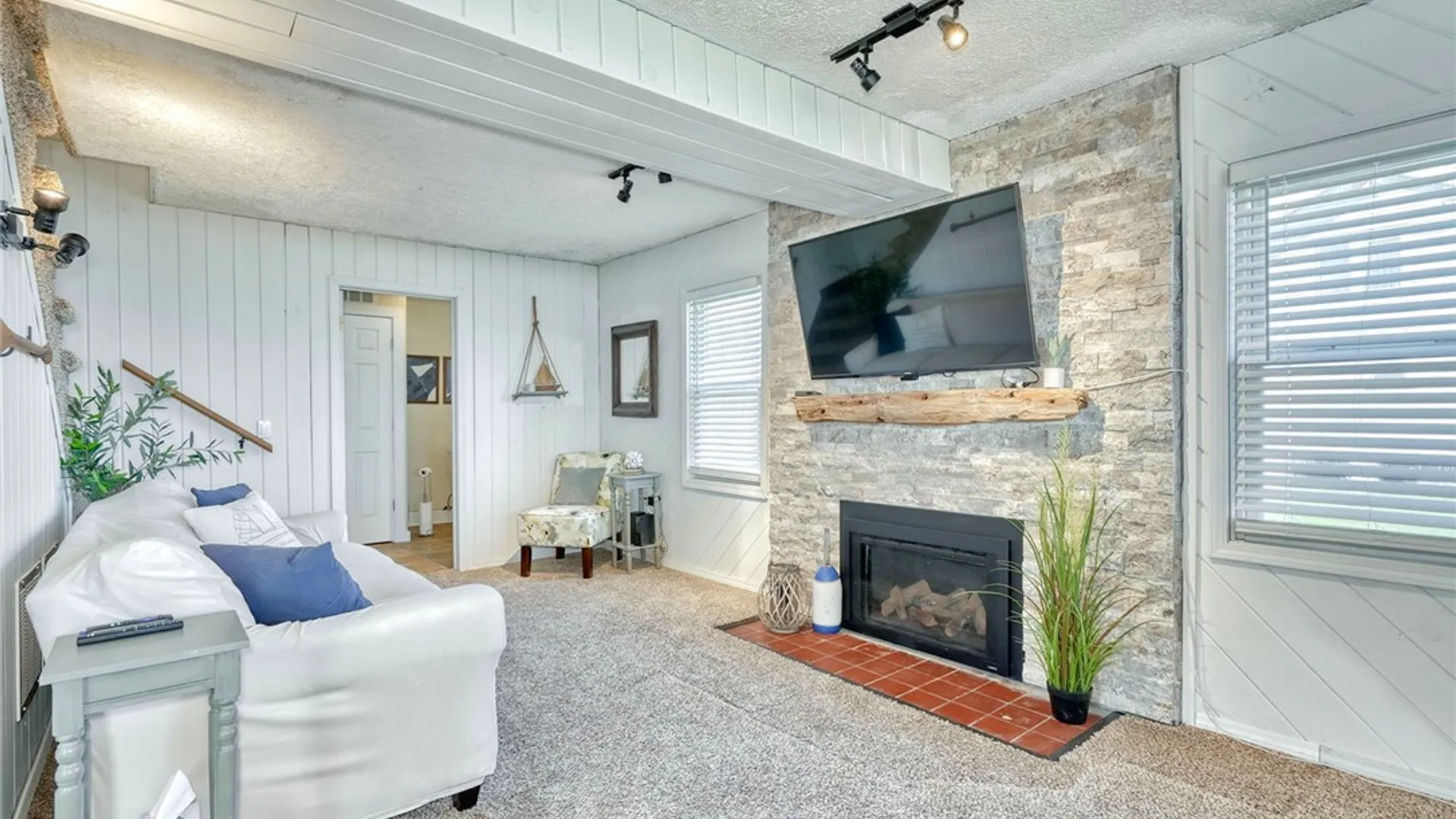 Property at 190 Ferguson Drive, Parma, NY 14468 5