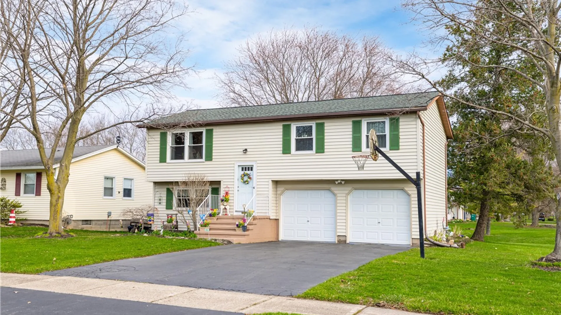 Property at 2 Tallwood Drive, Parma, NY 14468 2