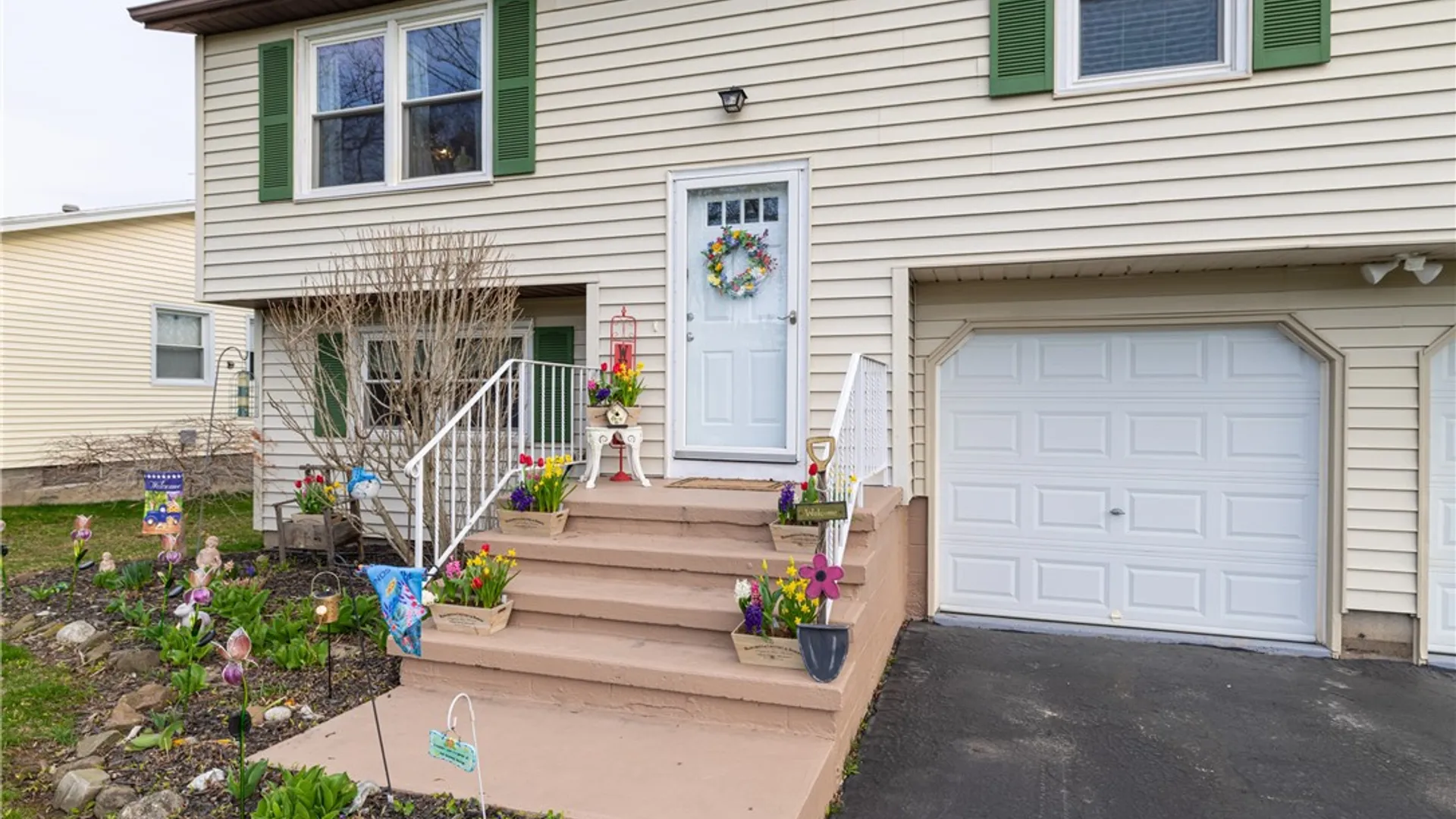 Property at 2 Tallwood Drive, Parma, NY 14468 3