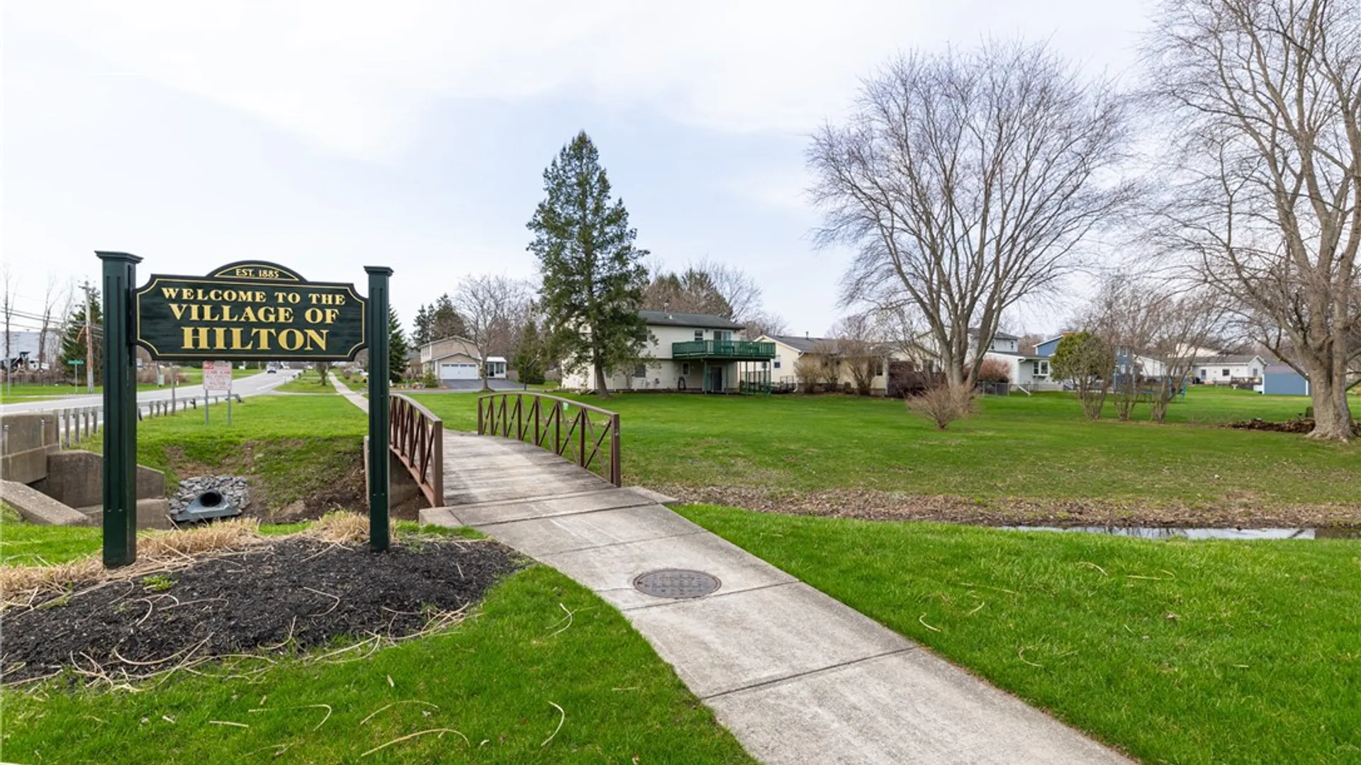 Property at 2 Tallwood Drive, Parma, NY 14468 4