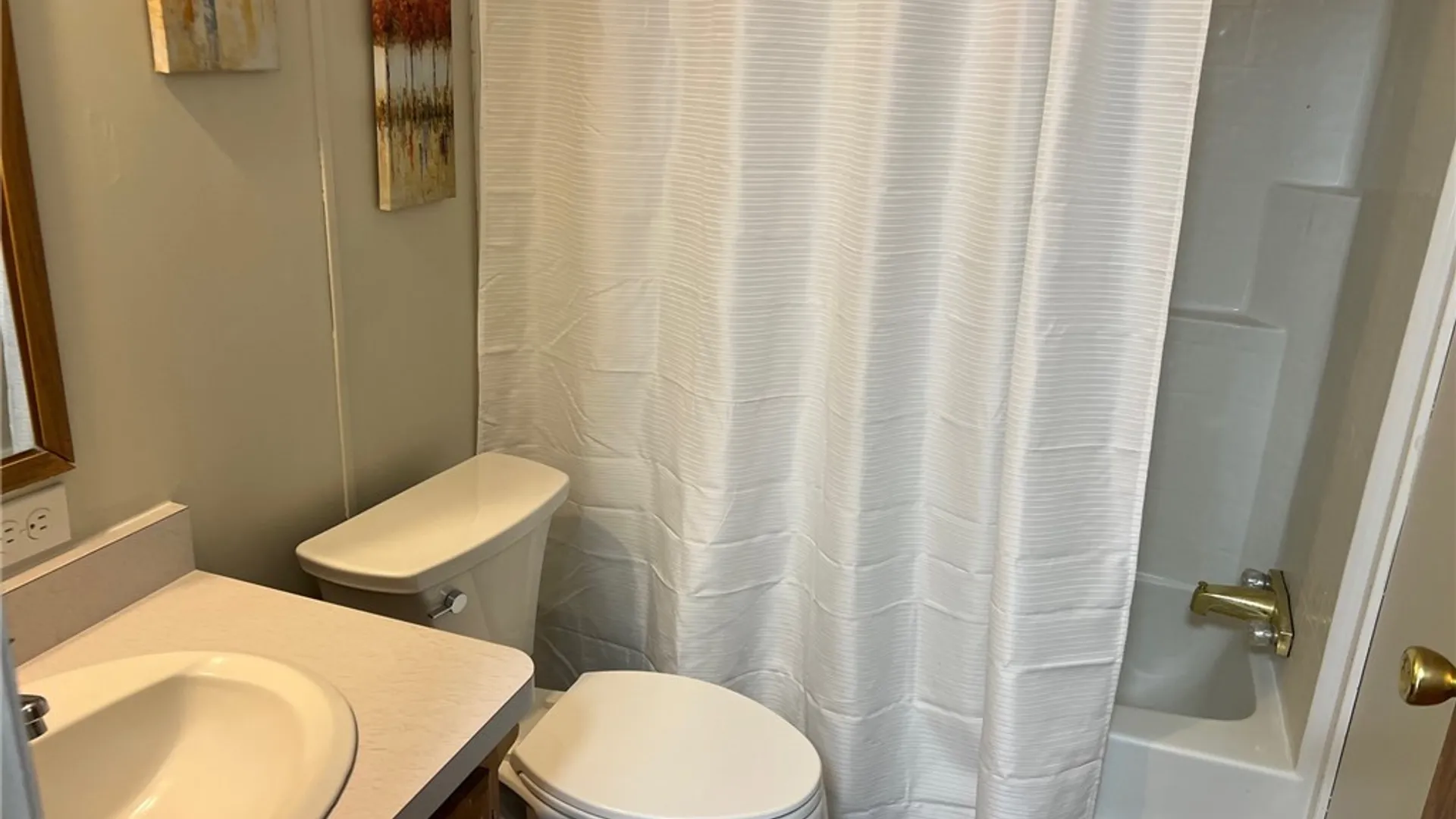 Property at 352 MATTHEW DR, New Hartford, NY 13313 30