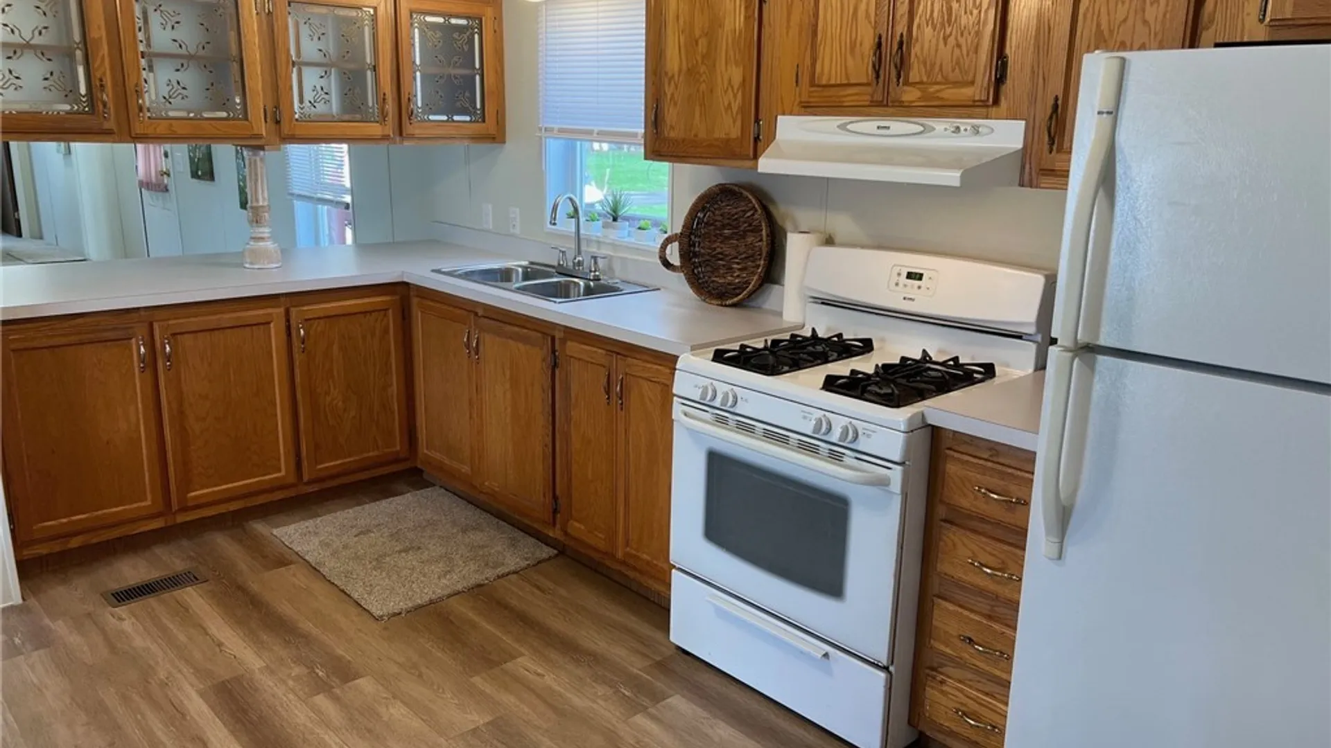 Property at 352 MATTHEW DR, New Hartford, NY 13313 6