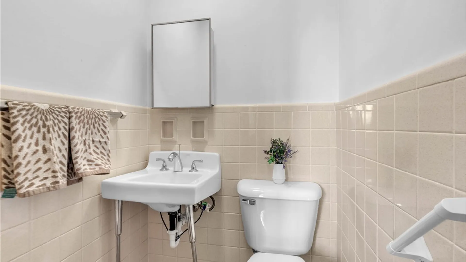 Property at 137 Nottingham, Buffalo, NY 14216 28