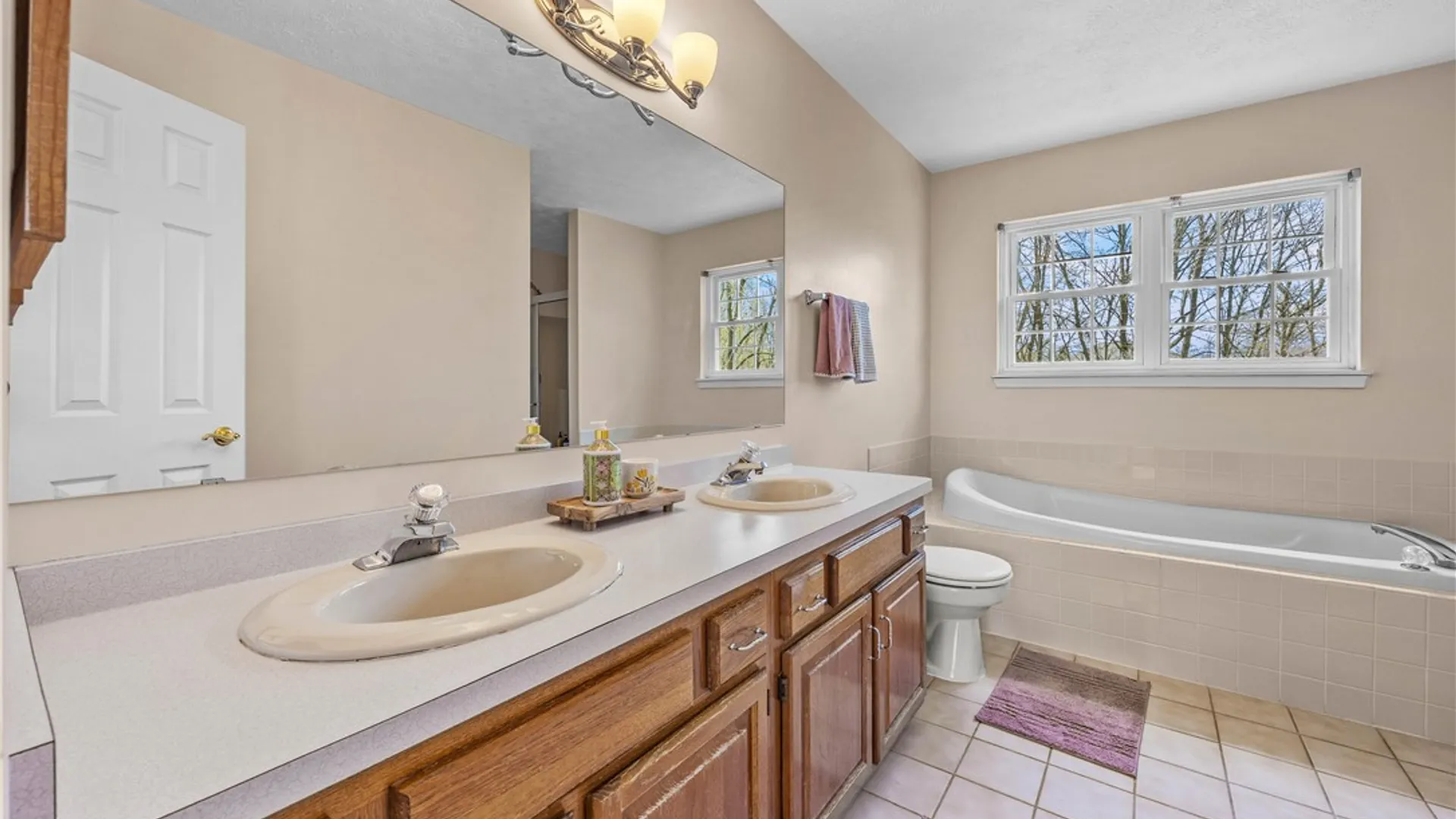 Property at 17 Oakshire Way, Henrietta, NY 14534 14