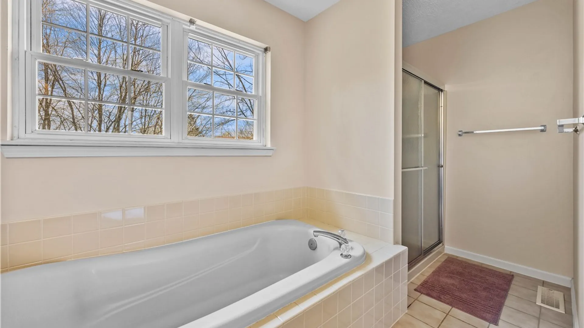 Property at 17 Oakshire Way, Henrietta, NY 14534 15