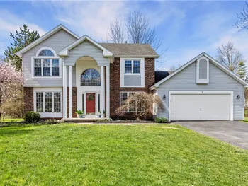 Property at 17 Oakshire Way, Henrietta, NY 14534