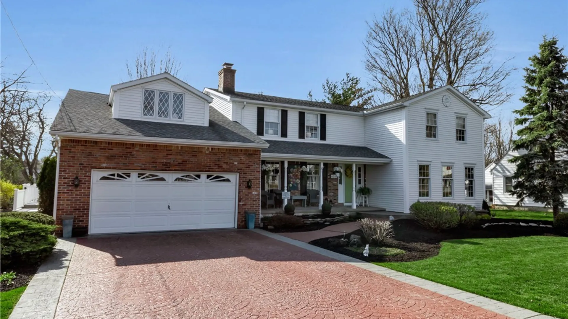 Property at 6016 Elm St, Clarence, NY 14032 3