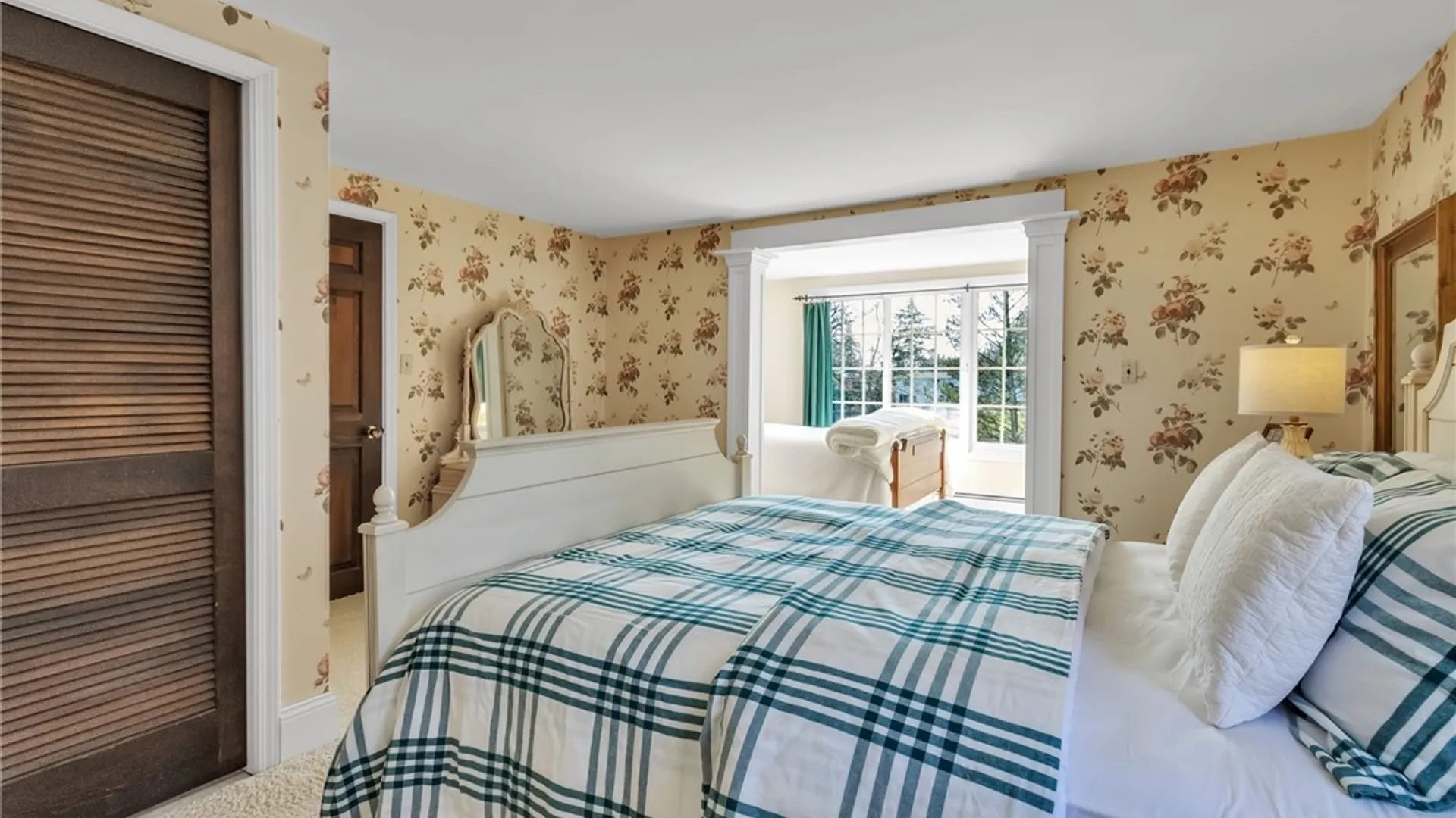 Property at 6016 Elm St, Clarence, NY 14032 32