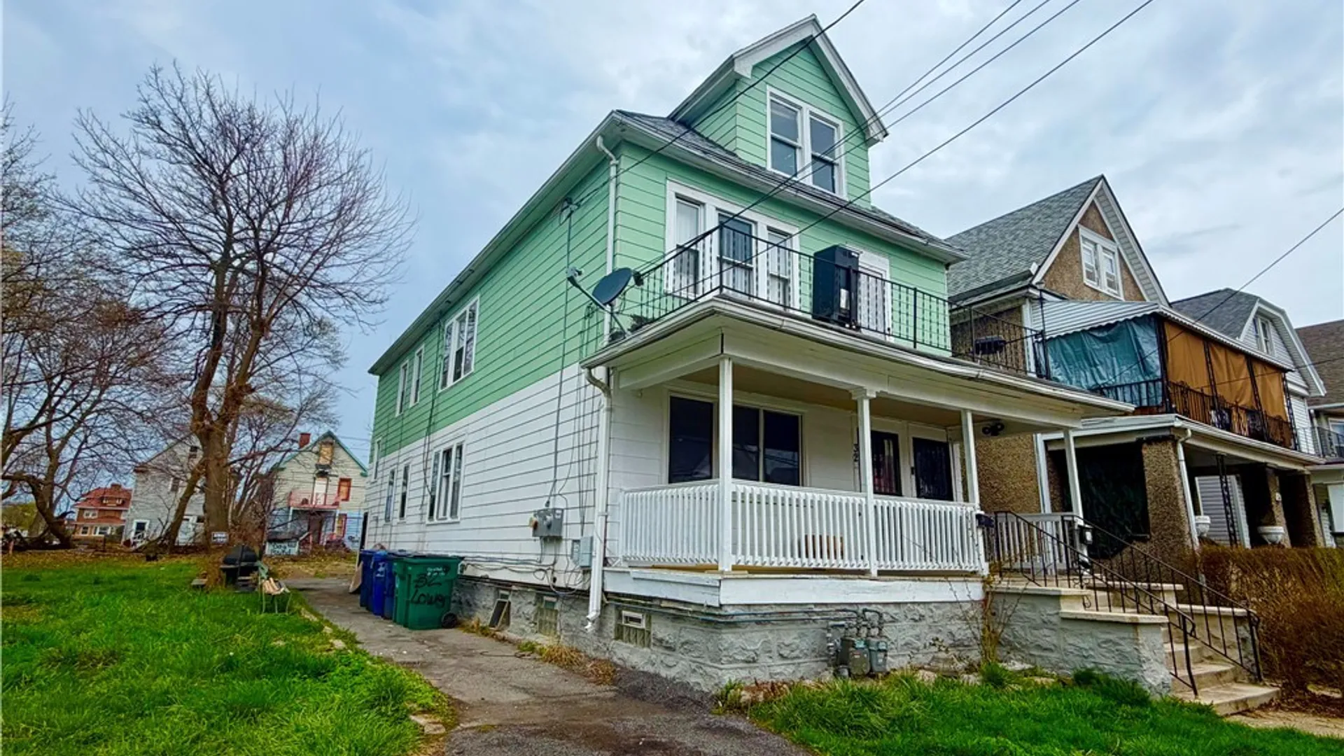 Property at 32 Lark Street, Buffalo, NY 14211 2