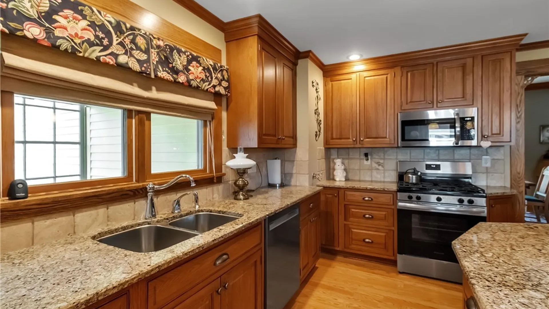 Property at 65 Potter Avenue, Orchard Park, NY 14127 5