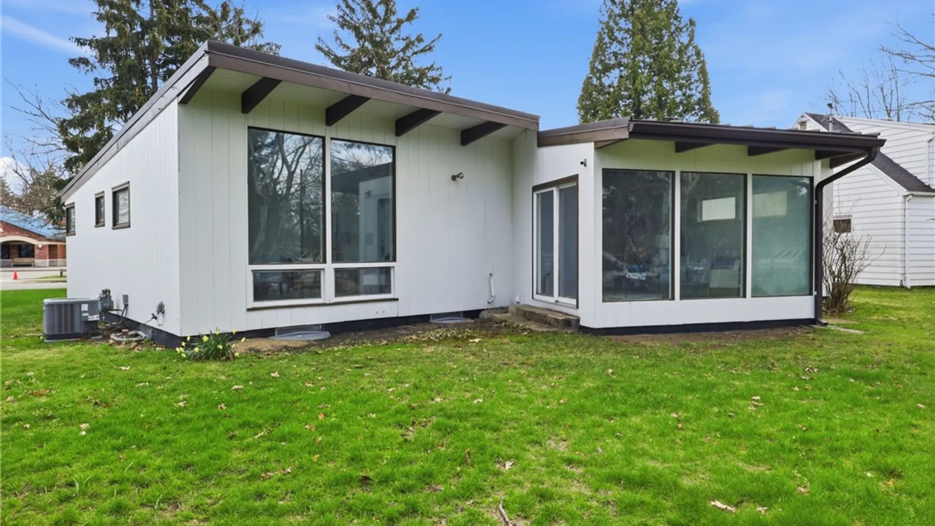 Property at 321 Brookview Drive, Irondequoit, NY 14617 24