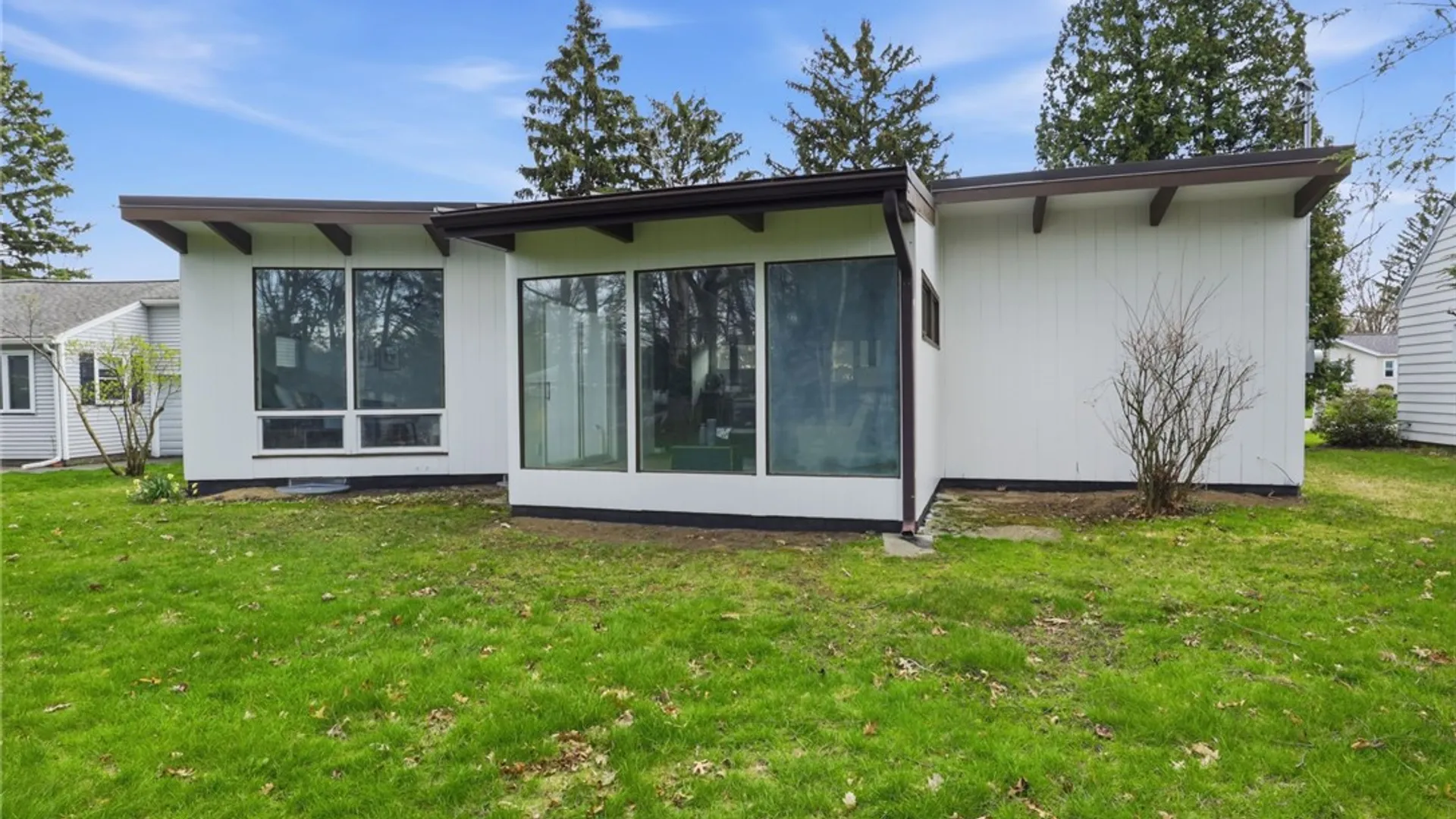 Property at 321 Brookview Drive, Irondequoit, NY 14617 25