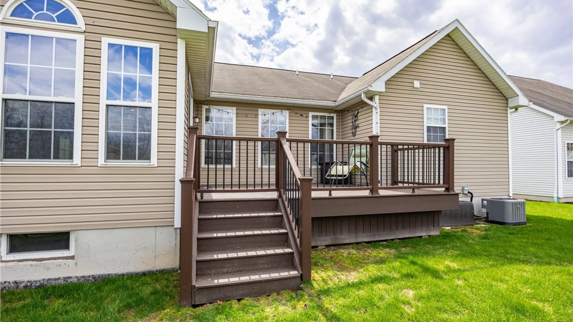 Property at 929 Surrey Hill Way, Henrietta, NY 14623 26
