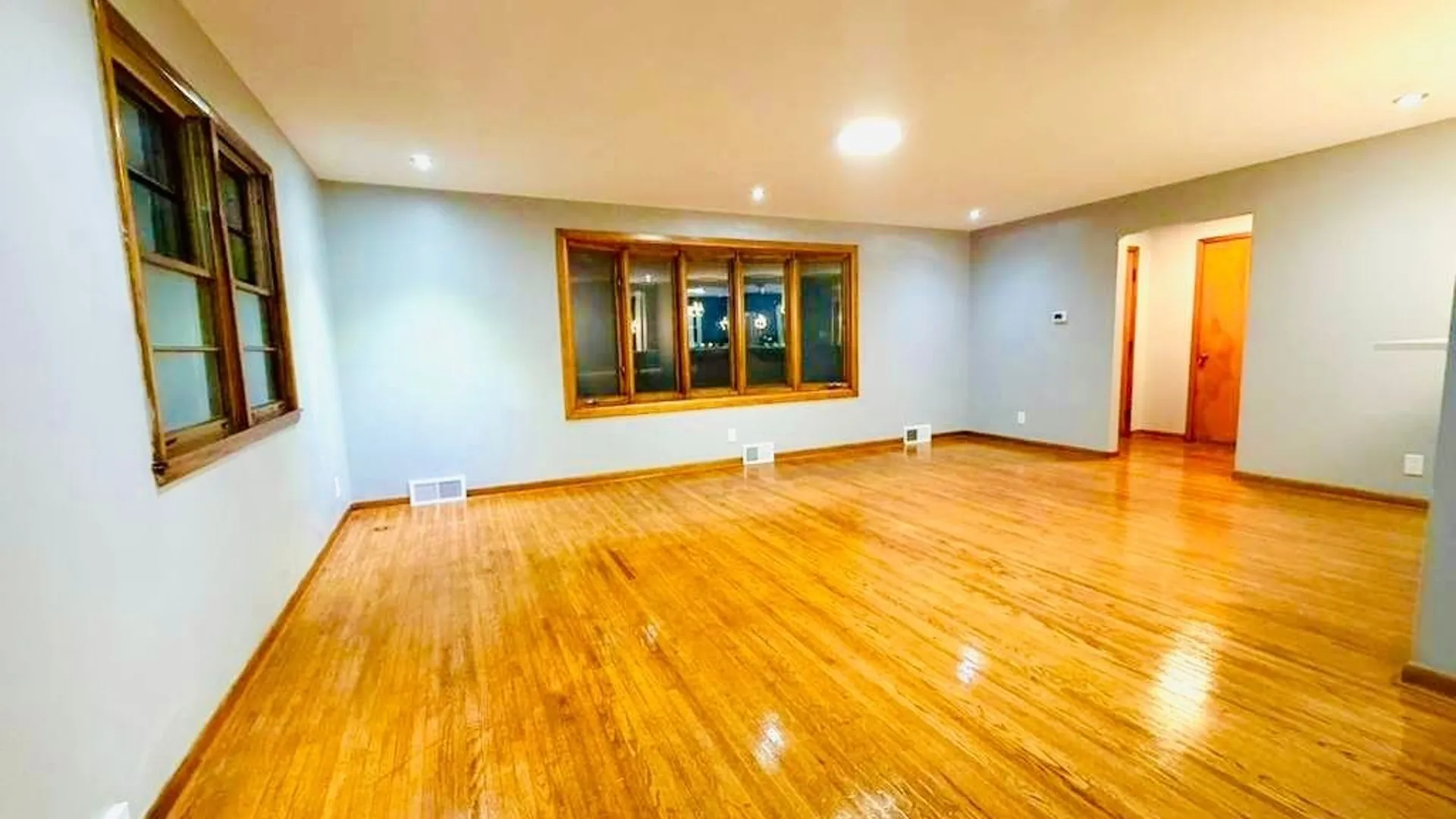 Property at 2791 N Forest Road, Amherst, NY 14068 4