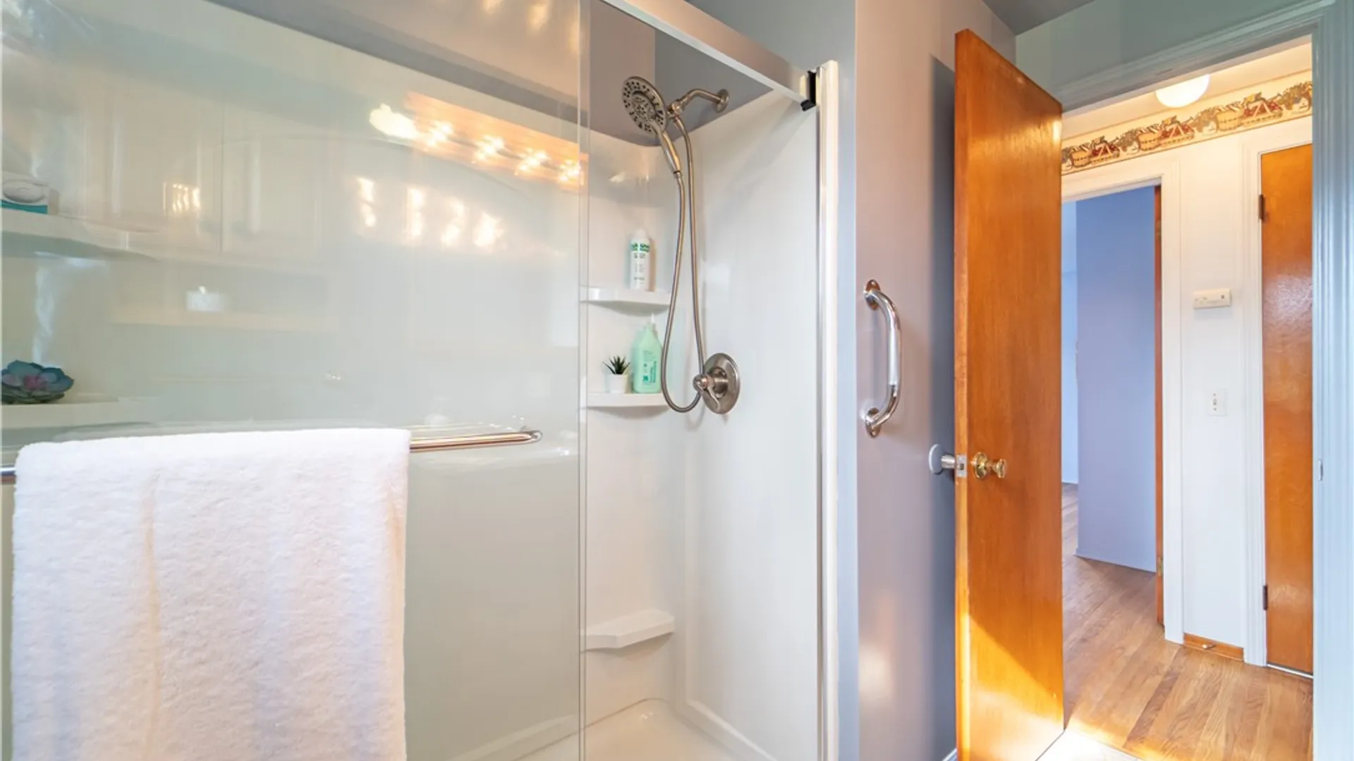 Property at 24 Masthead Way, Henrietta, NY 14622 16