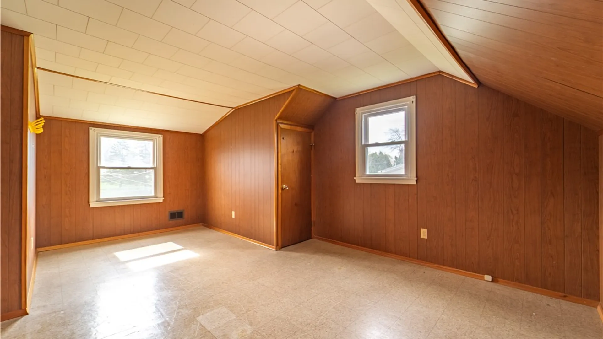 Property at 24 Masthead Way, Henrietta, NY 14622 27