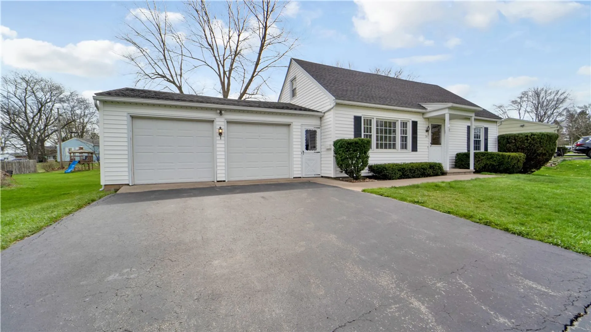 Property at 24 Masthead Way, Henrietta, NY 14622 3