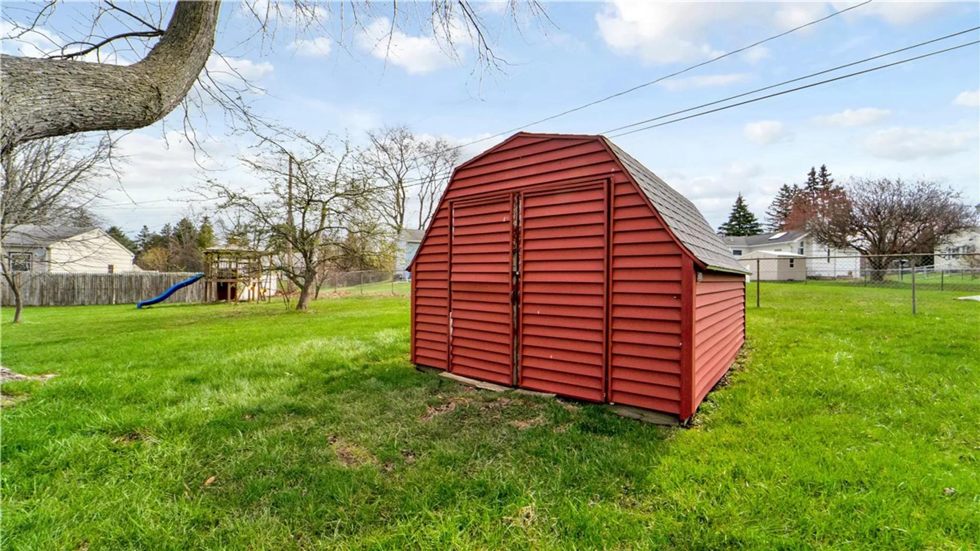 Property at 24 Masthead Way, Henrietta, NY 14622 32