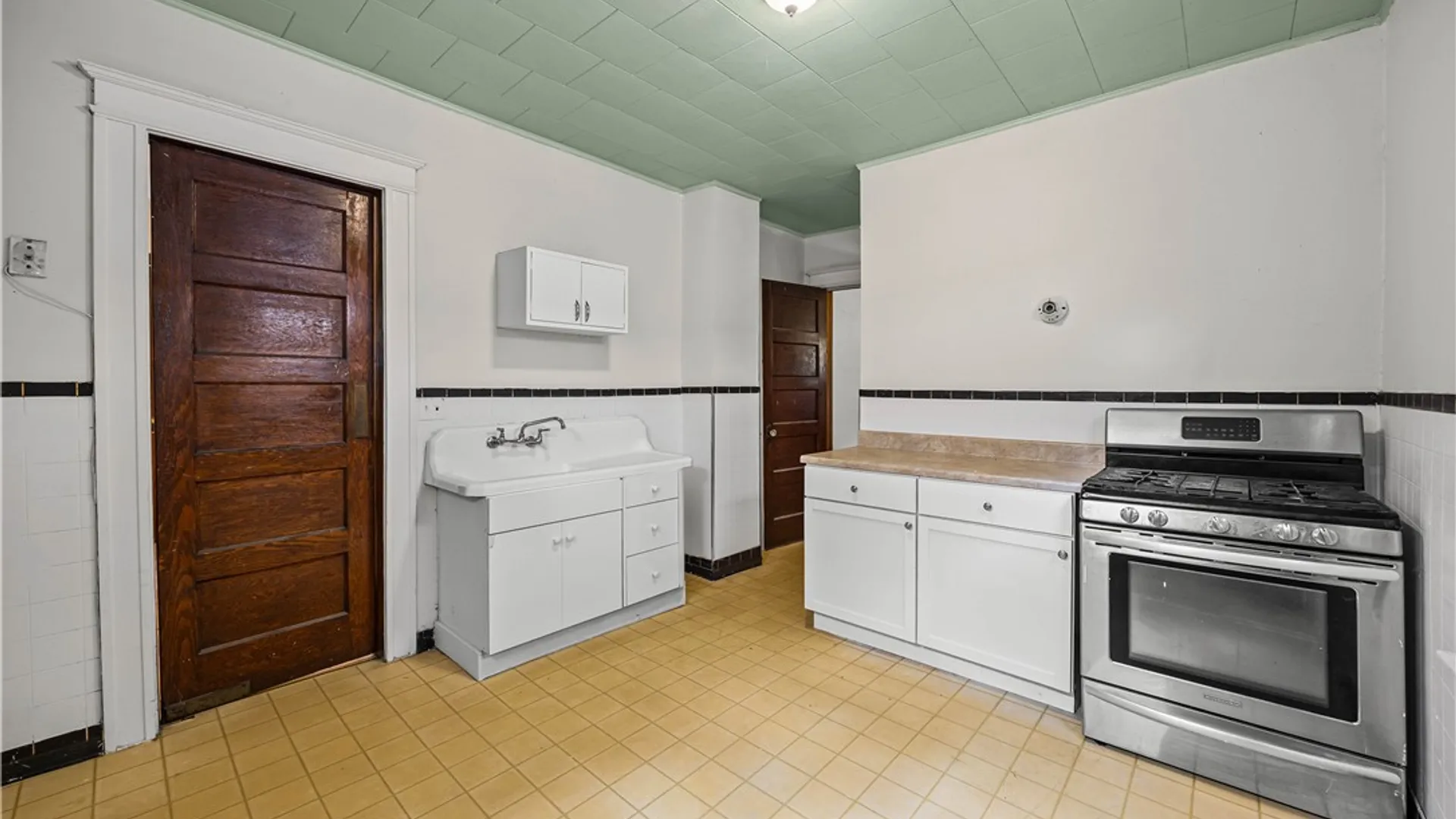 Property at 749 Avenue D, Rochester, NY 14621 11