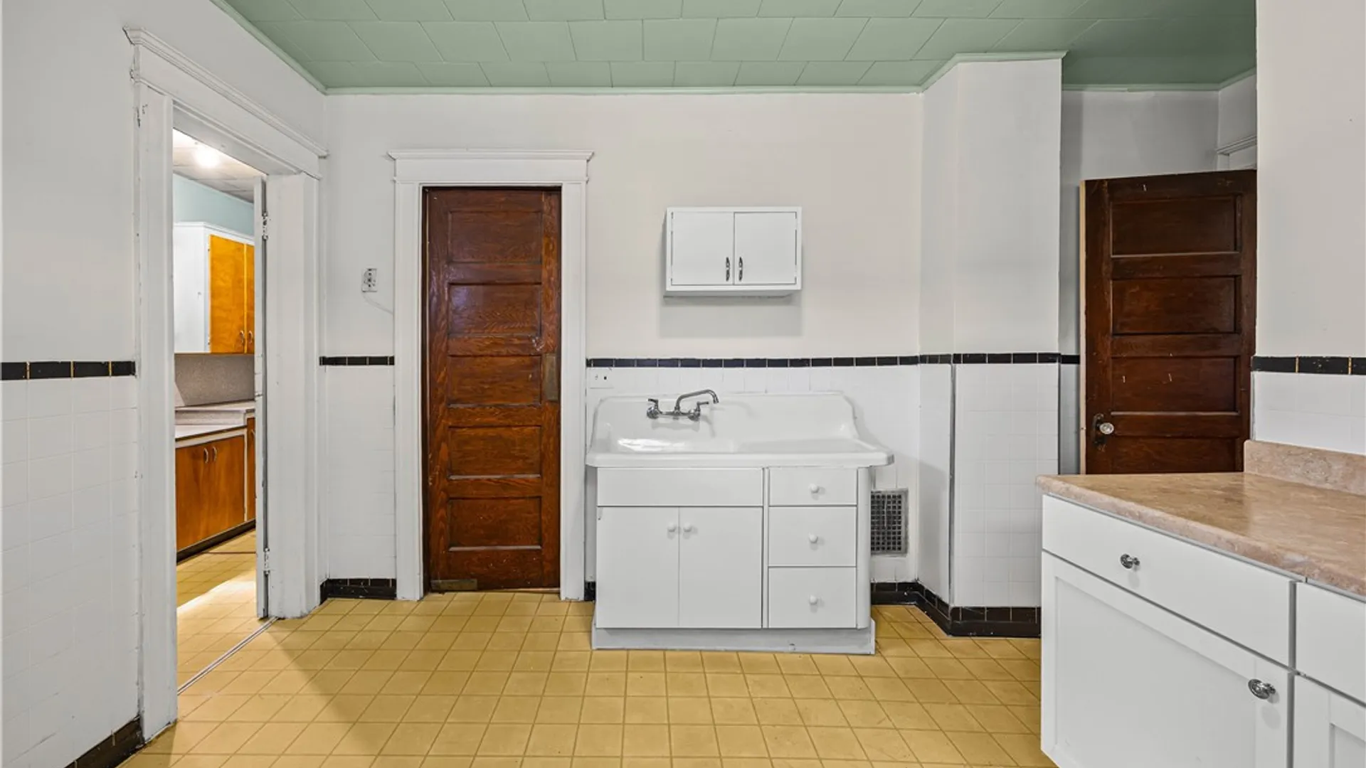 Property at 749 Avenue D, Rochester, NY 14621 12