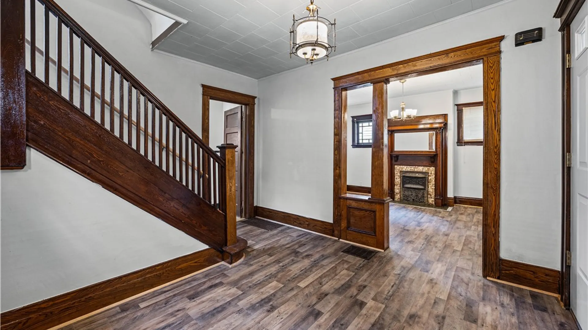 Property at 749 Avenue D, Rochester, NY 14621 4