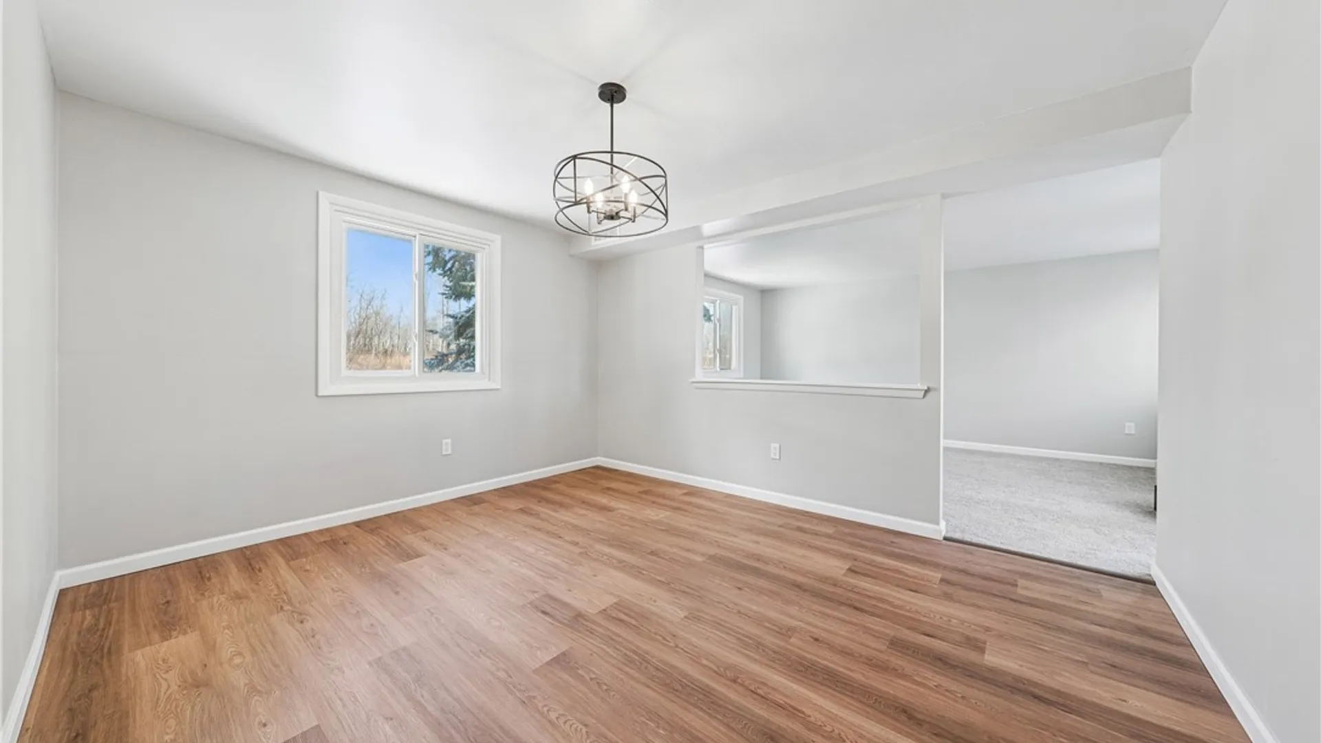 Property at 32 Pebble Creek Drive, Cheektowaga, NY 14227 11