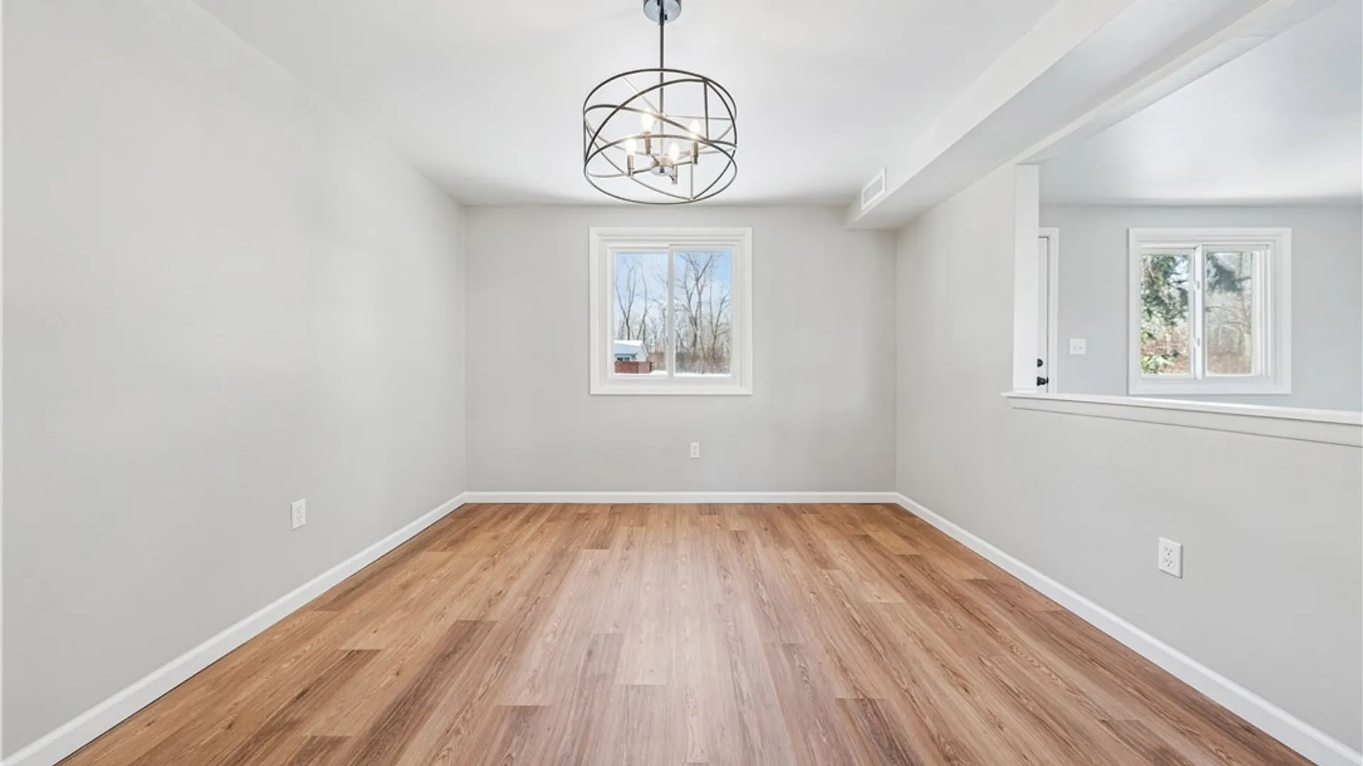 Property at 32 Pebble Creek Drive, Cheektowaga, NY 14227 15