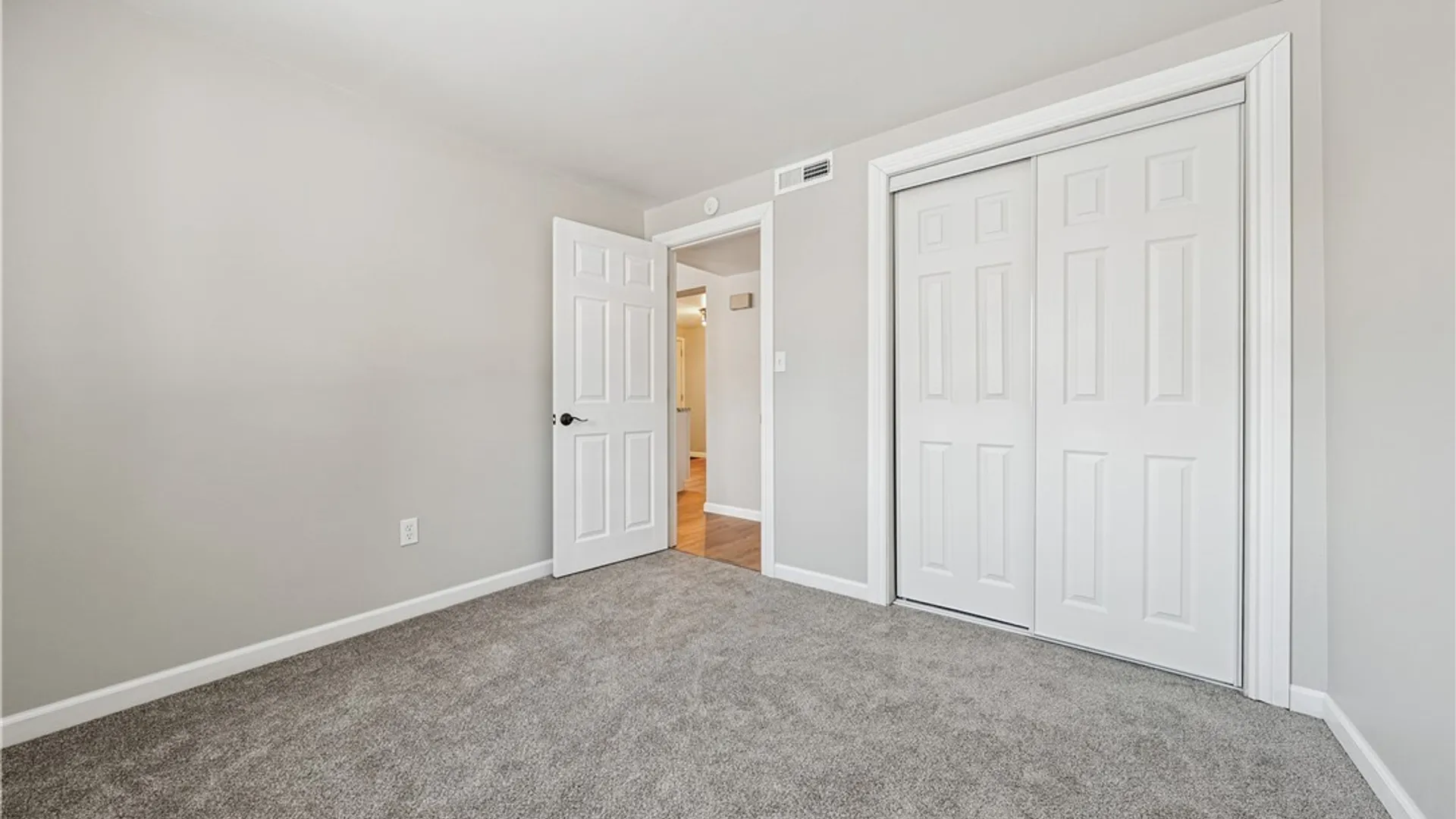 Property at 32 Pebble Creek Drive, Cheektowaga, NY 14227 21