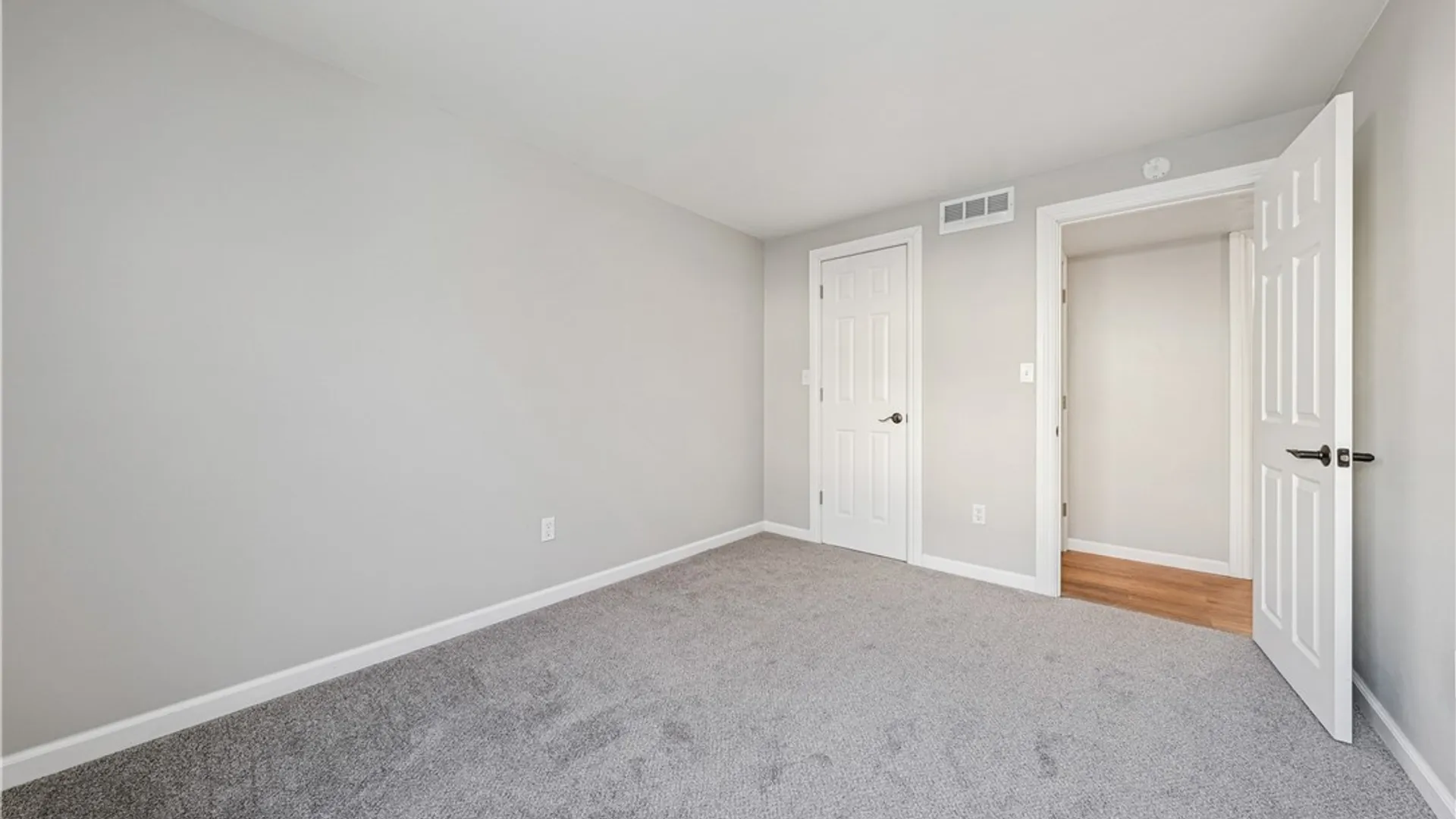 Property at 32 Pebble Creek Drive, Cheektowaga, NY 14227 24