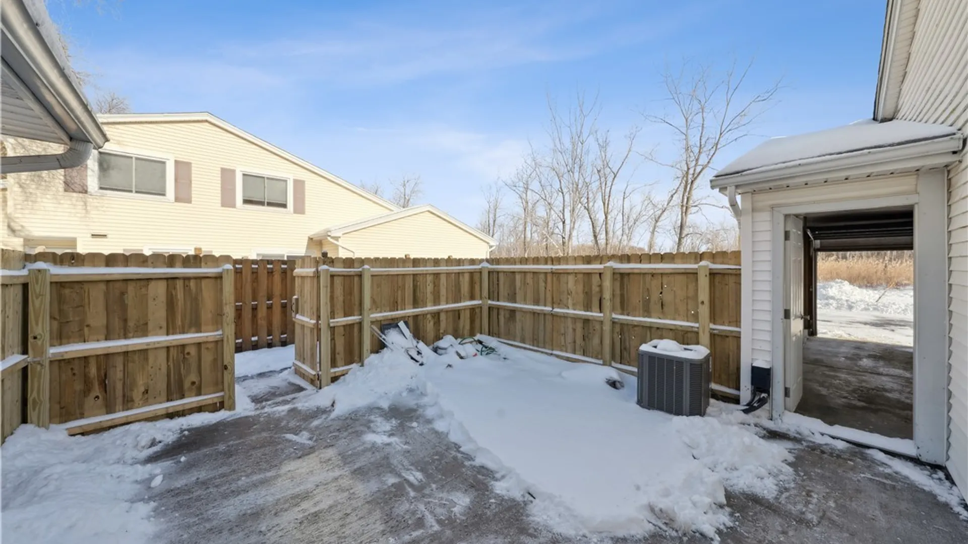 Property at 32 Pebble Creek Drive, Cheektowaga, NY 14227 32