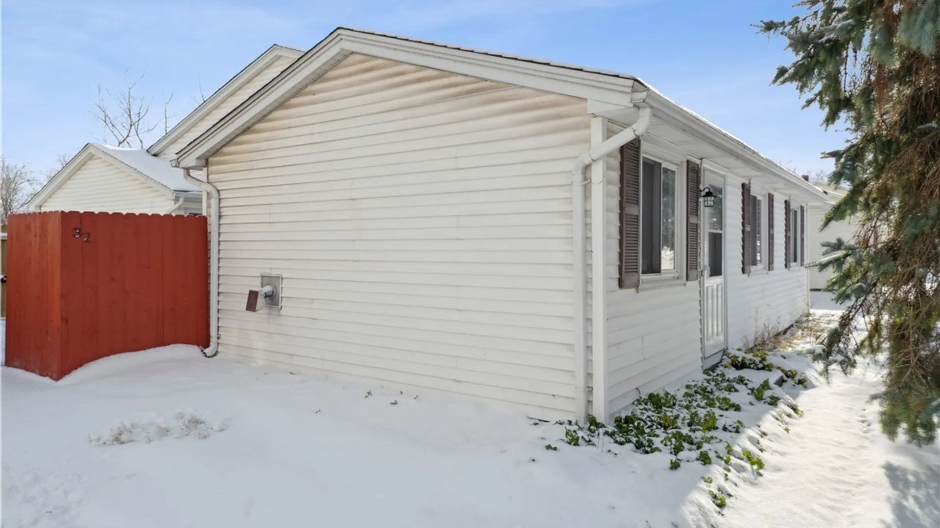 Property at 32 Pebble Creek Drive, Cheektowaga, NY 14227 33