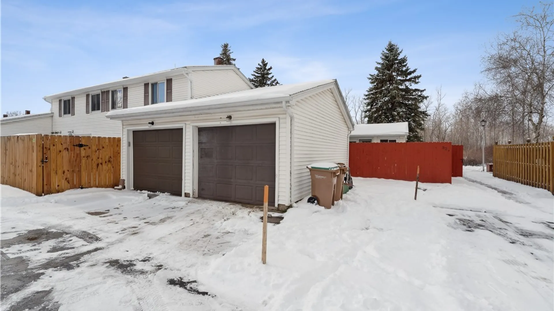 Property at 32 Pebble Creek Drive, Cheektowaga, NY 14227 36