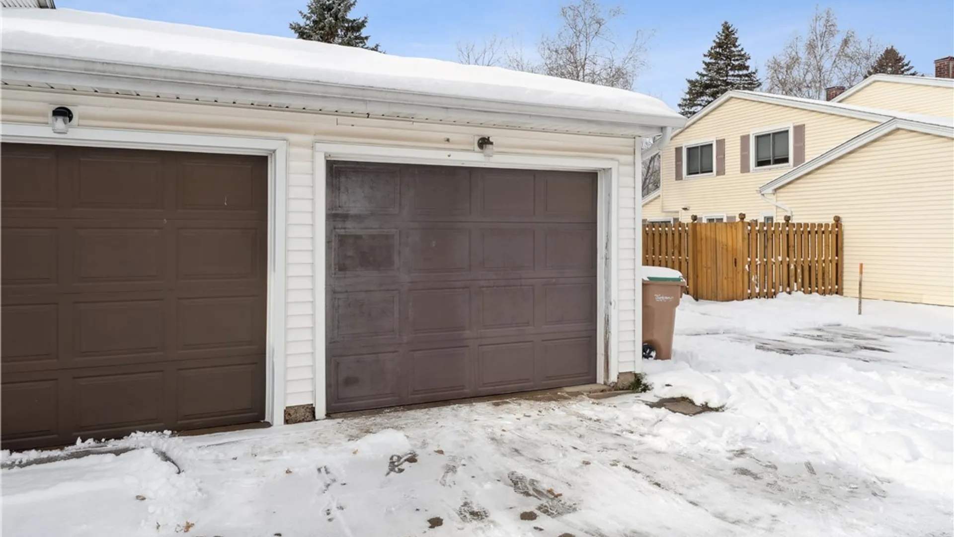 Property at 32 Pebble Creek Drive, Cheektowaga, NY 14227 37