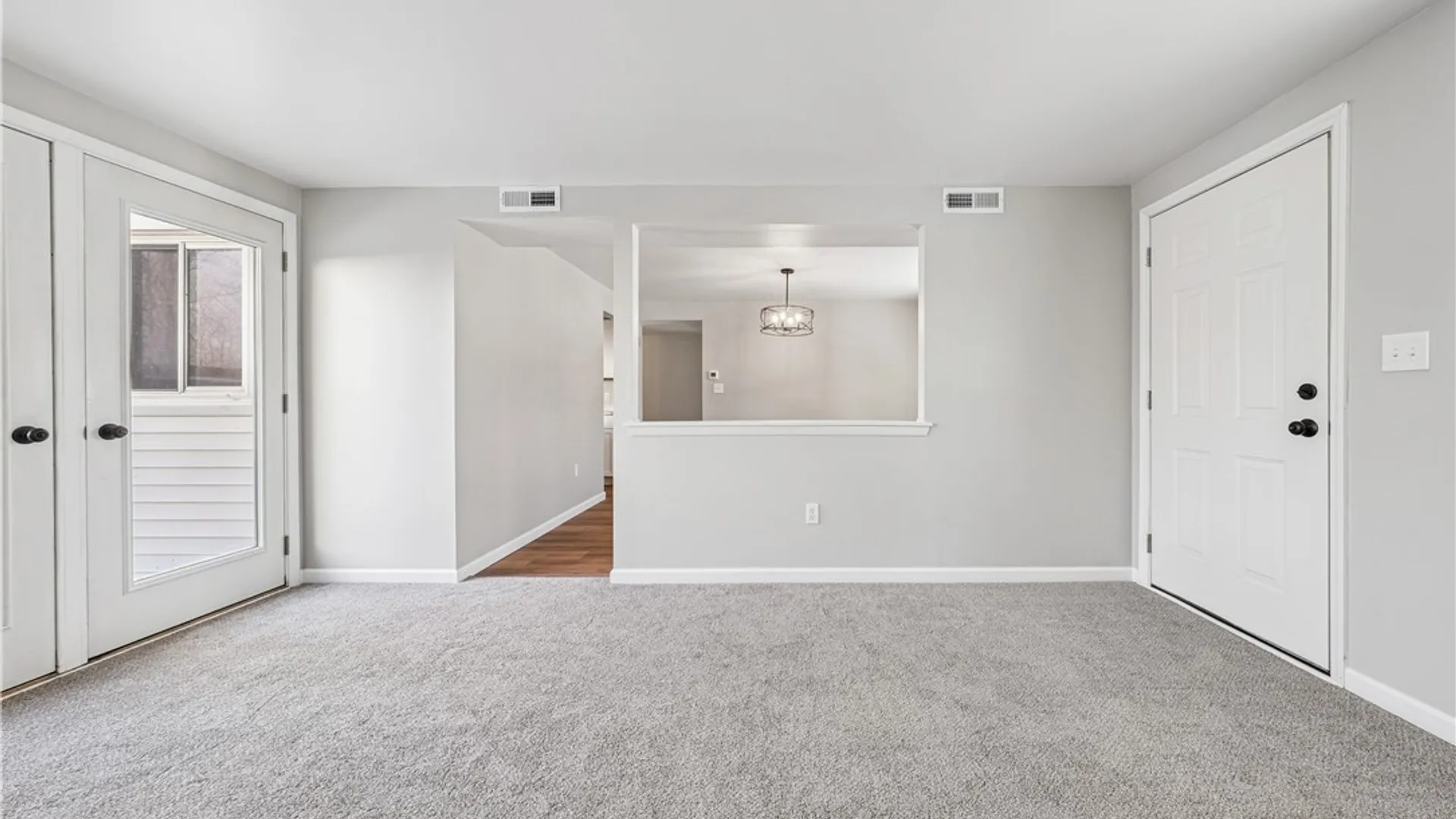 Property at 32 Pebble Creek Drive, Cheektowaga, NY 14227 4