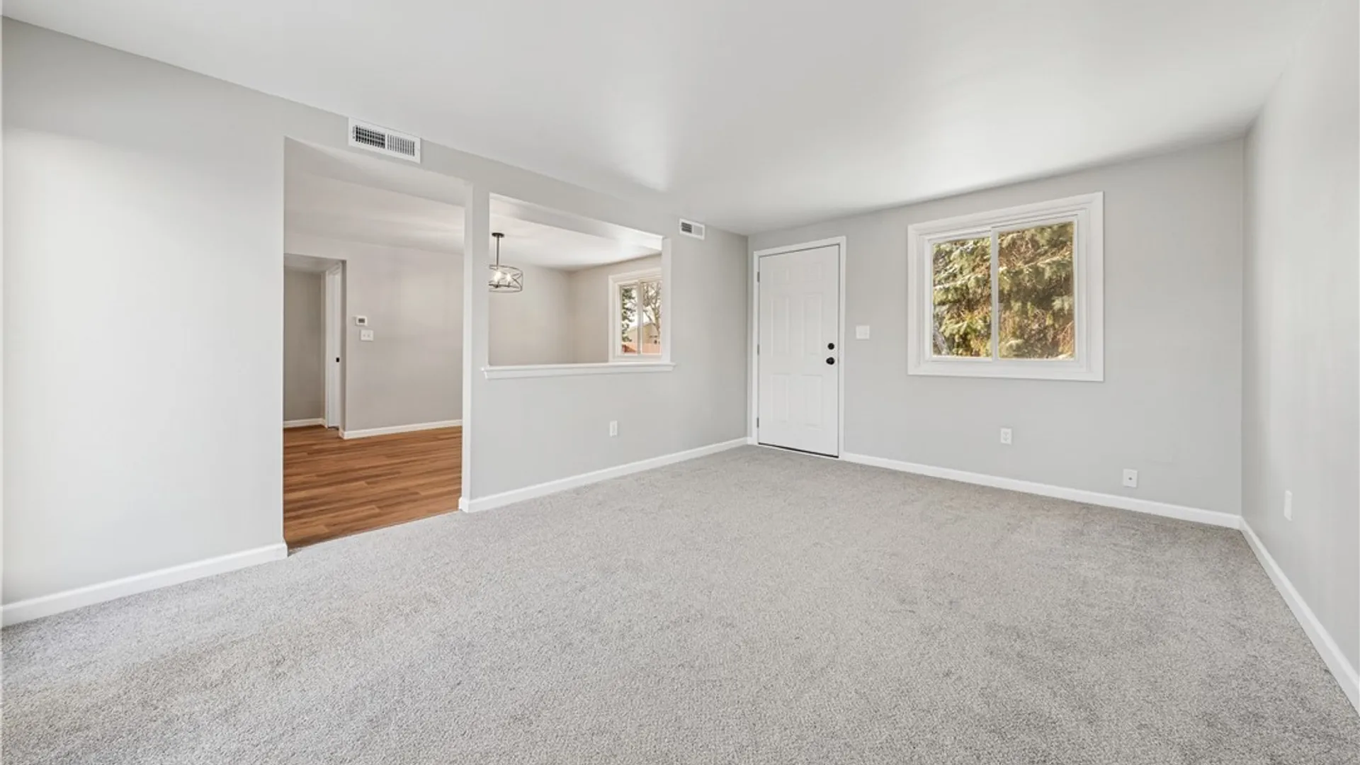 Property at 32 Pebble Creek Drive, Cheektowaga, NY 14227 5