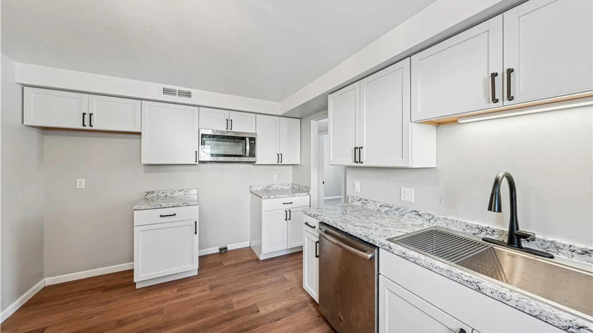 Property at 32 Pebble Creek Drive, Cheektowaga, NY 14227 9