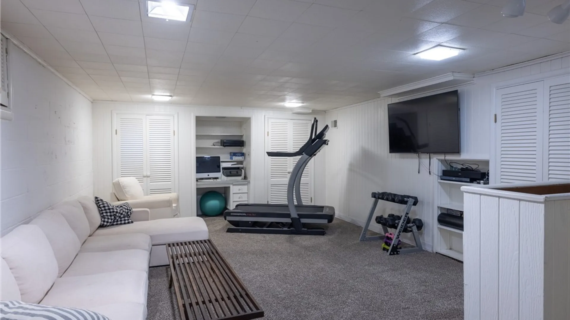 Property at 75 Pickwick Drive, Pittsford, NY 14618 29