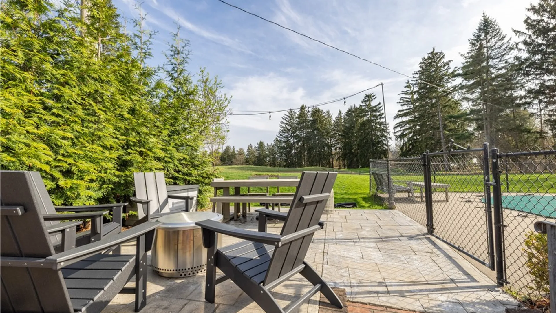 Property at 75 Pickwick Drive, Pittsford, NY 14618 33