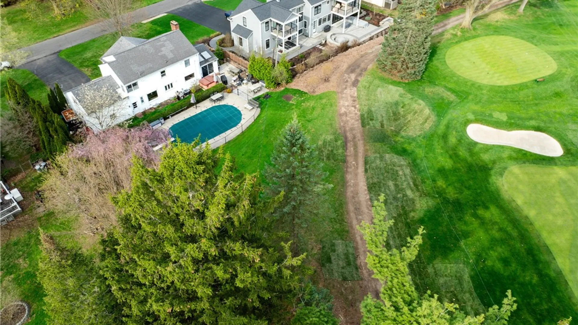 Property at 75 Pickwick Drive, Pittsford, NY 14618 38