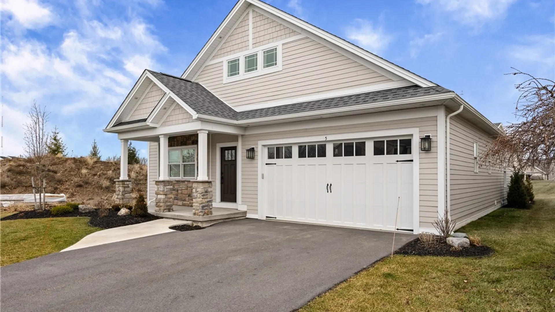 Property at 5 Saint Johnsville, Brighton, NY 14618 3