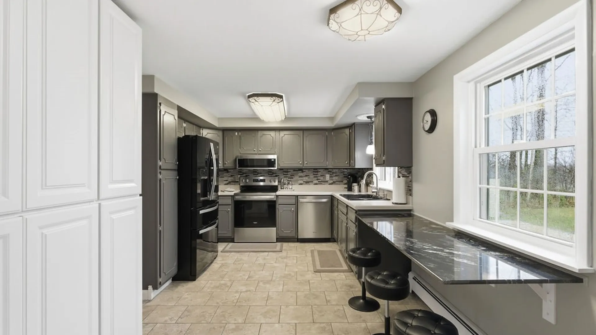 Property at 211 Oakridge, Salina, NY 13088 12