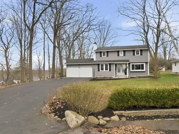 Property at 211 Oakridge, Salina, NY 13088