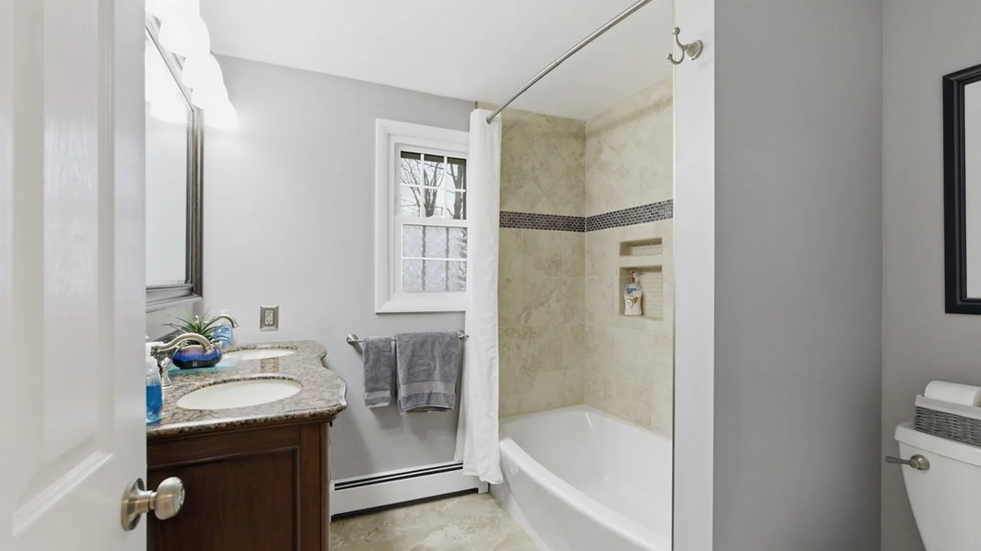 Property at 211 Oakridge, Salina, NY 13088 29